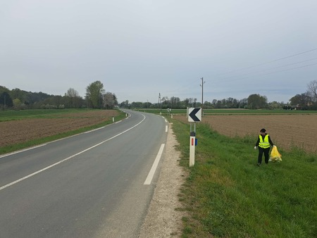 fadcb258-b7aa-41f4-9a15-396762e4caf2 (1)